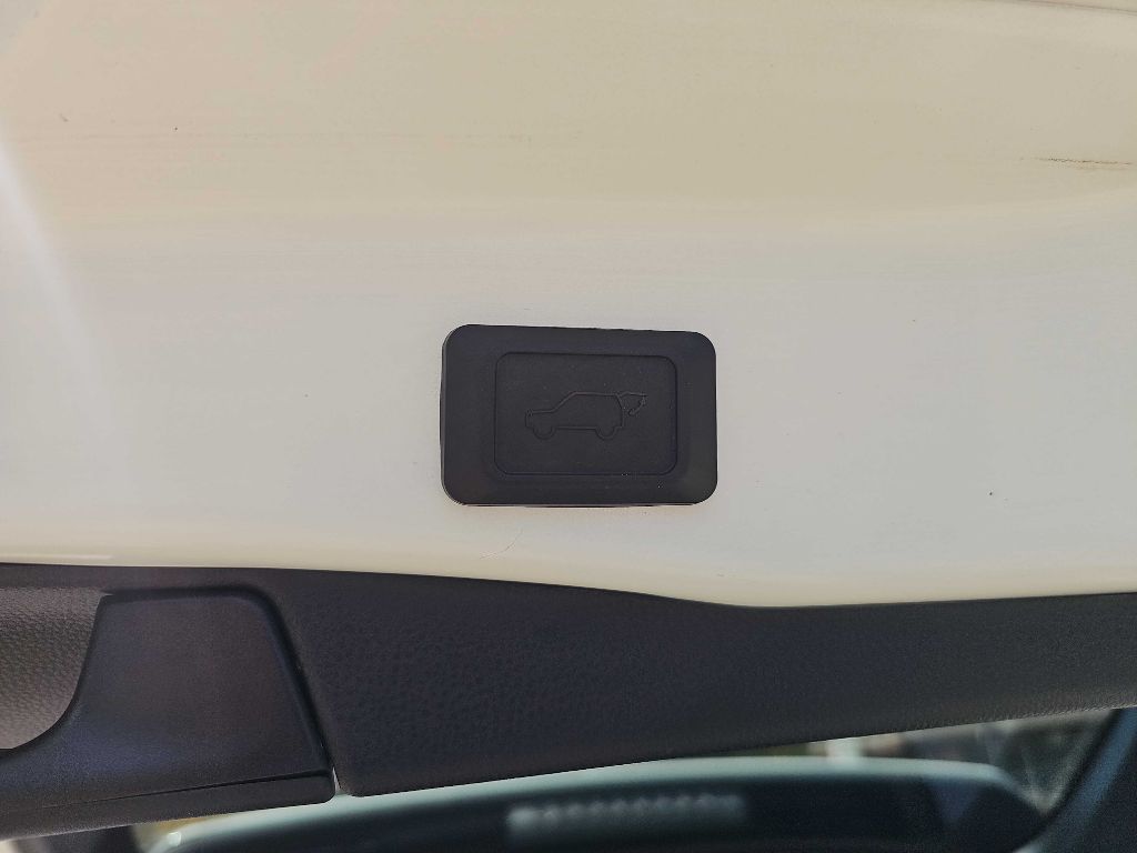 Photo 40 of this TOYOTA RAV4