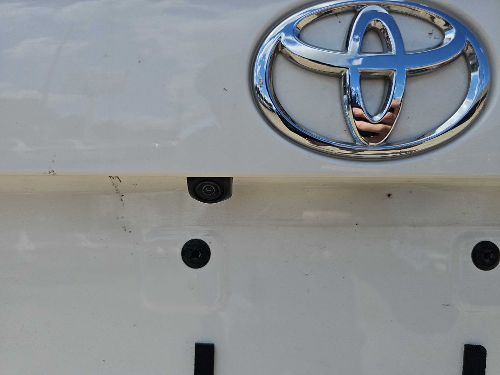 Photo 37 of this TOYOTA RAV4
