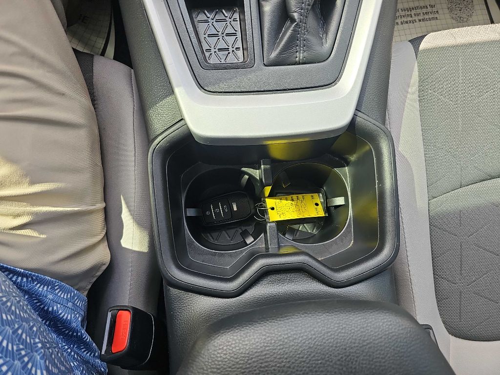 Photo 30 of this TOYOTA RAV4