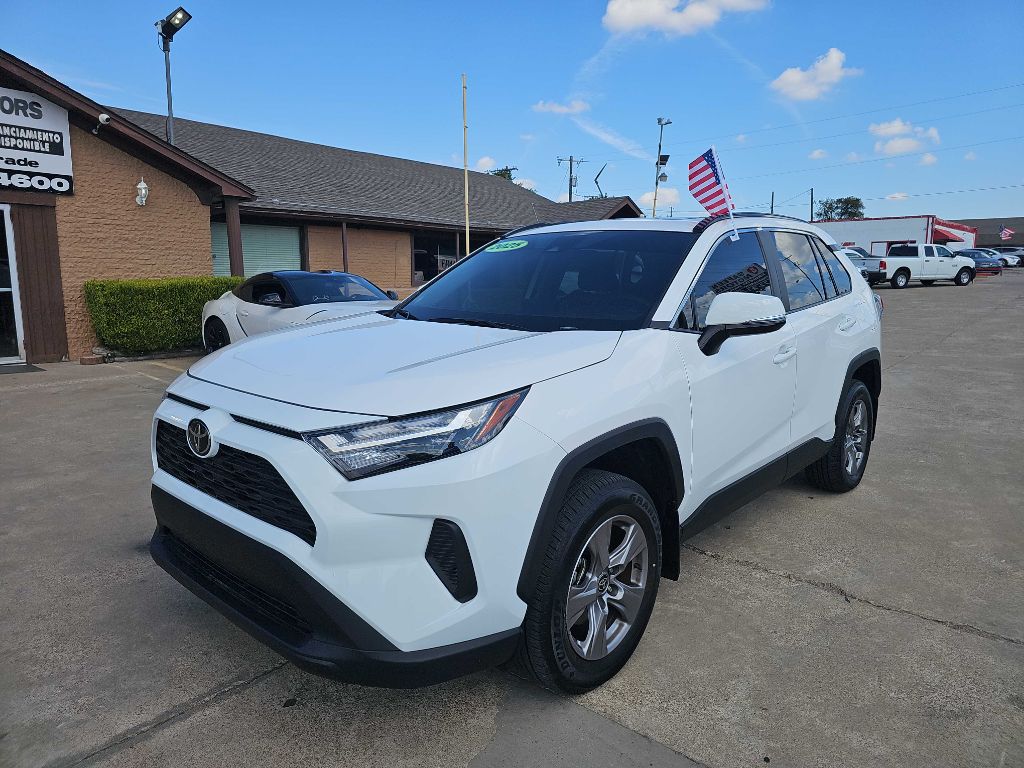 Photo 8 of this TOYOTA RAV4