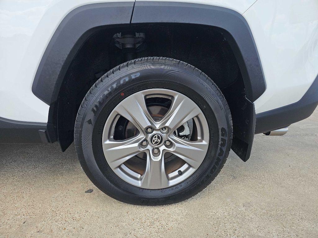 Photo 11 of this TOYOTA RAV4