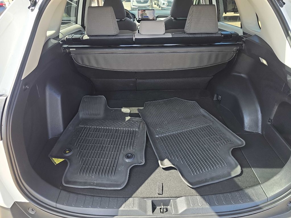 Photo 39 of this TOYOTA RAV4