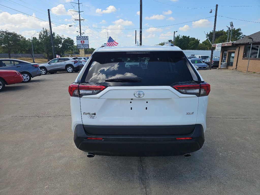 Photo 3 of this TOYOTA RAV4