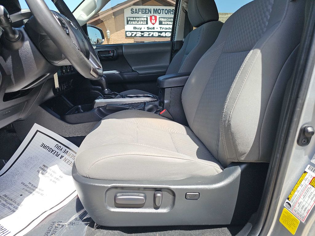 Photo 17 of this TOYOTA TACOMA