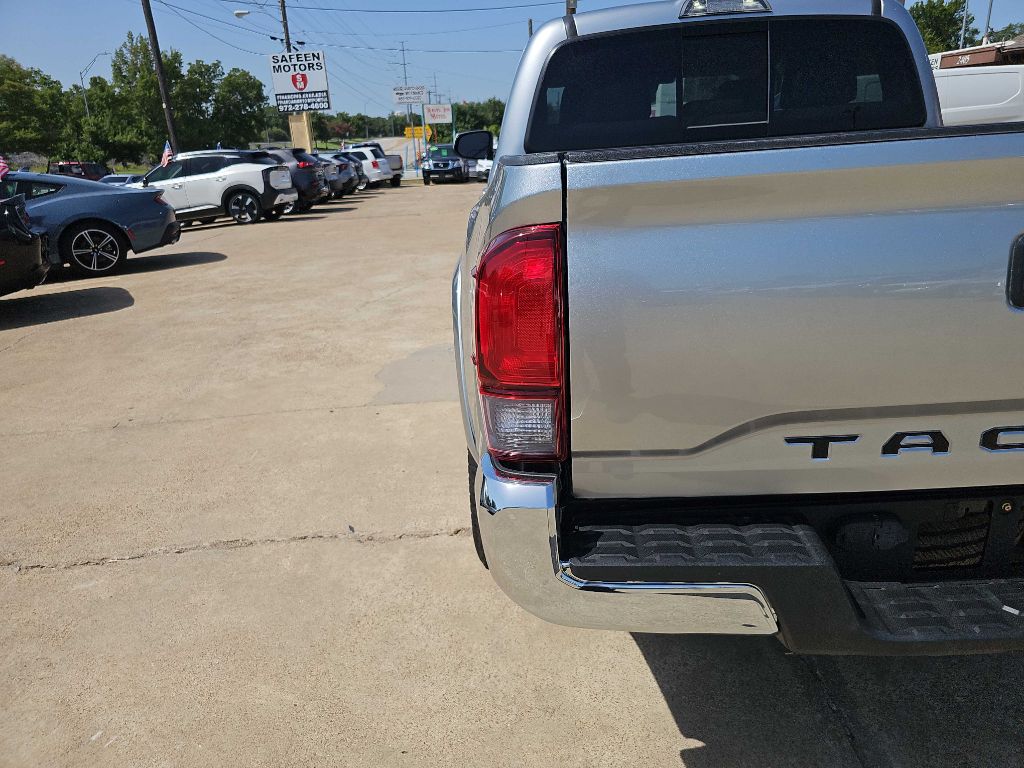 Photo 10 of this TOYOTA TACOMA