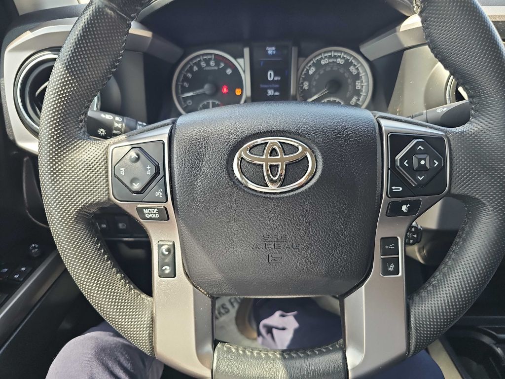 Photo 18 of this TOYOTA TACOMA
