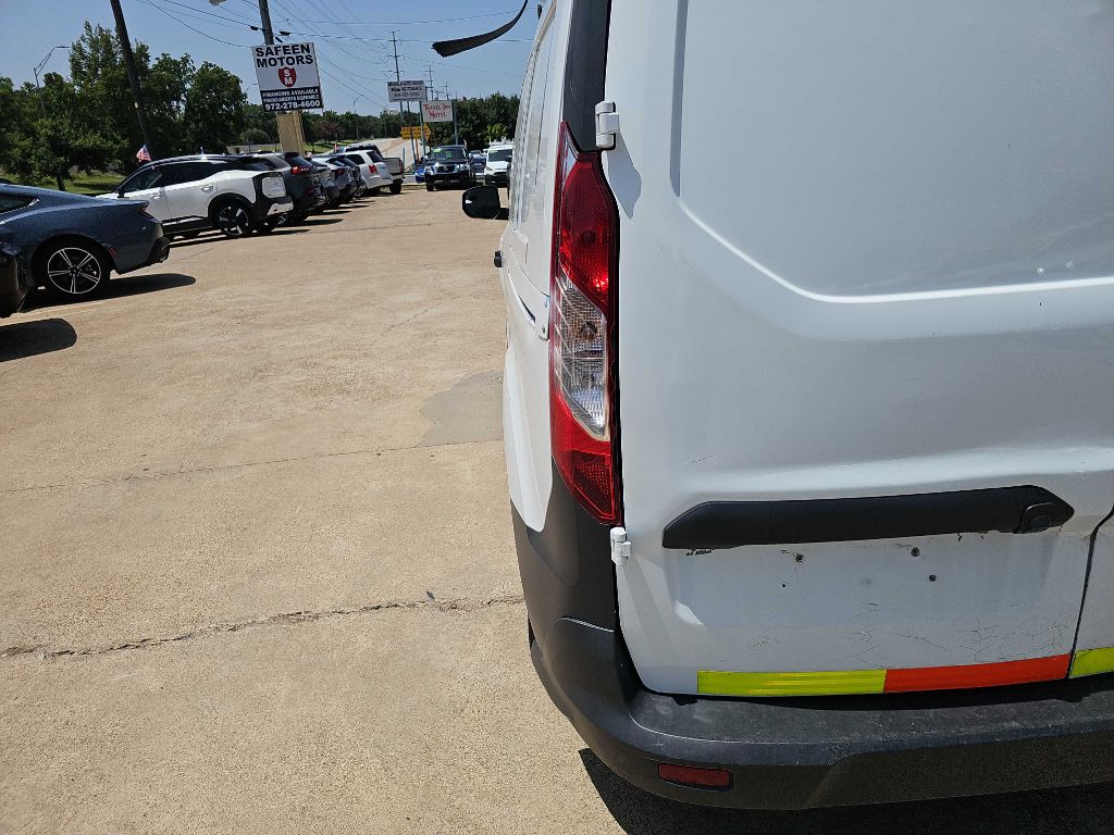 Photo 10 of this FORD TRANSIT CONNECT