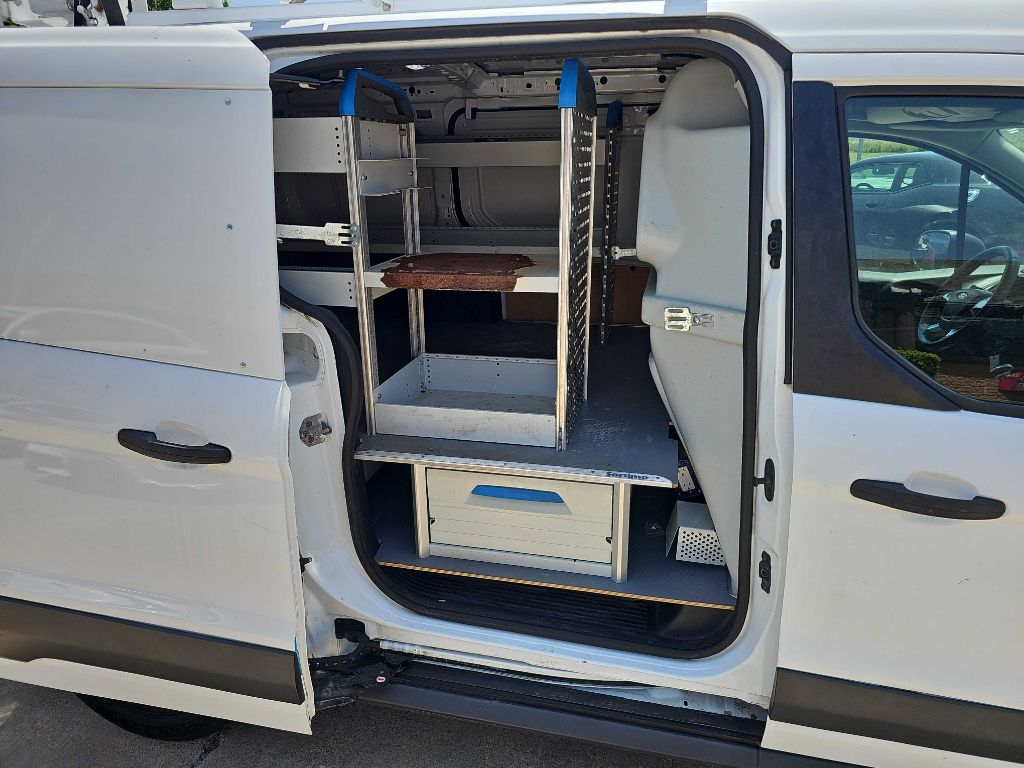 Photo 16 of this FORD TRANSIT CONNECT