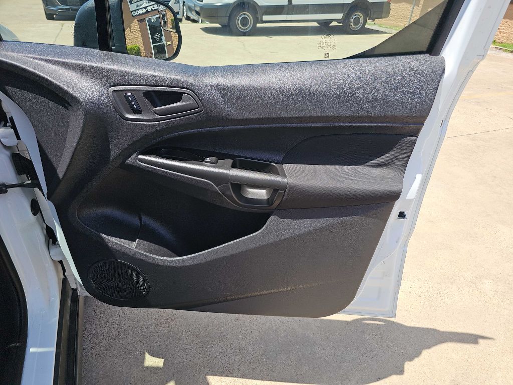 Photo 14 of this FORD TRANSIT CONNECT