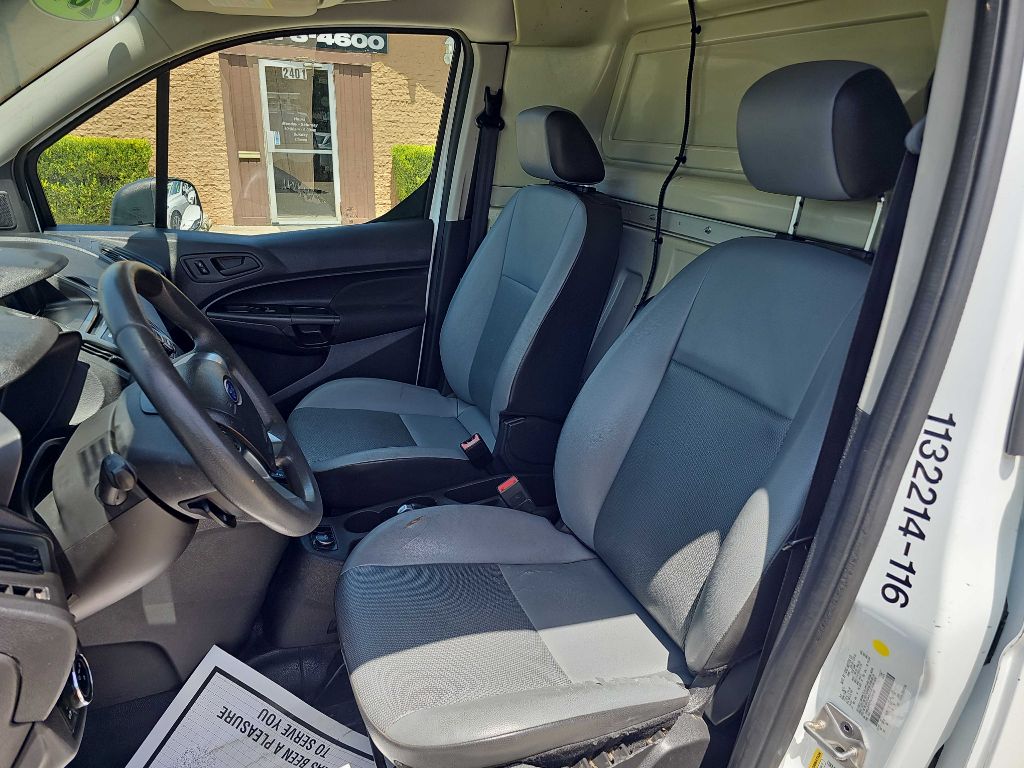 Photo 13 of this FORD TRANSIT CONNECT
