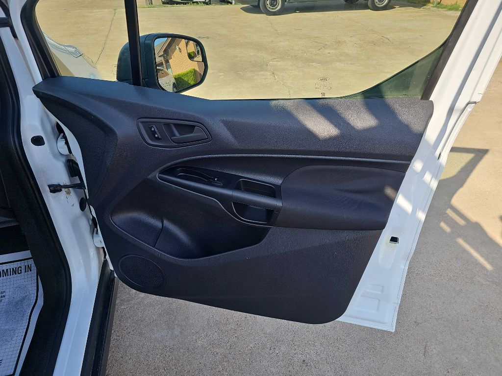 Photo 14 of this FORD TRANSIT CONNECT