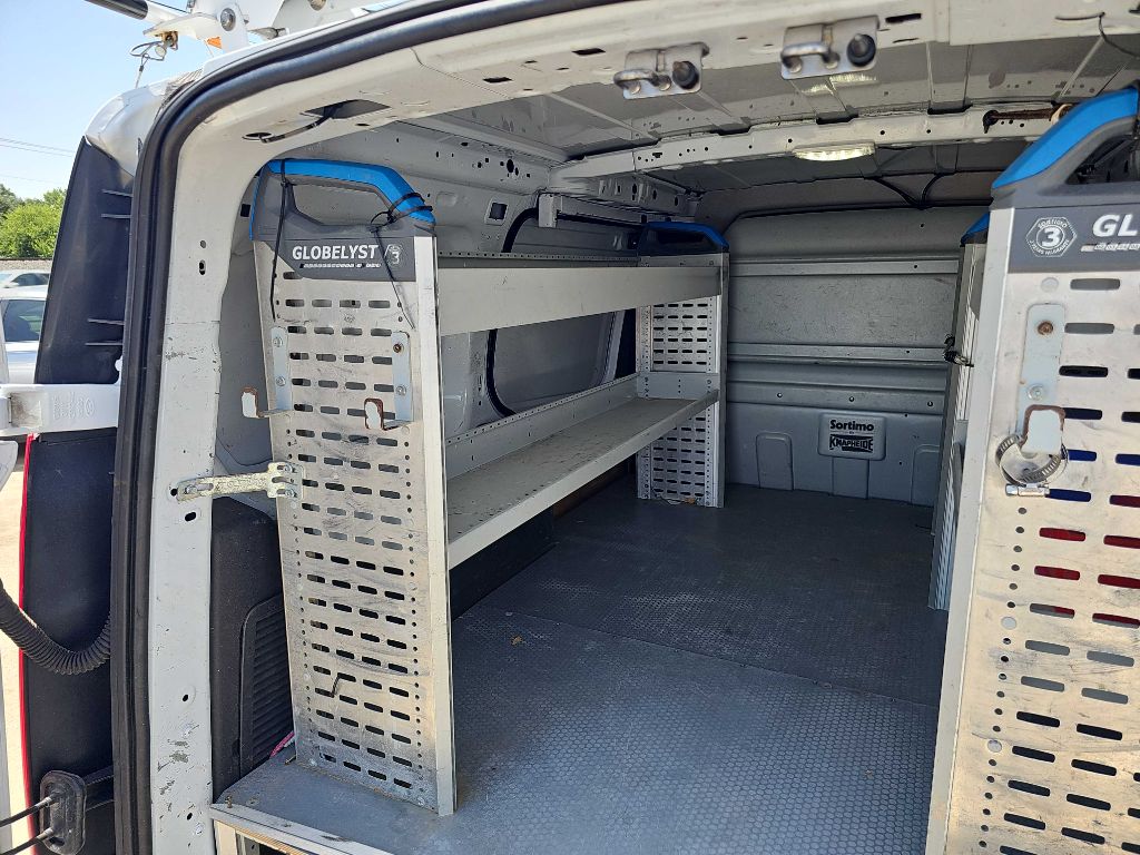 Photo 19 of this FORD TRANSIT CONNECT