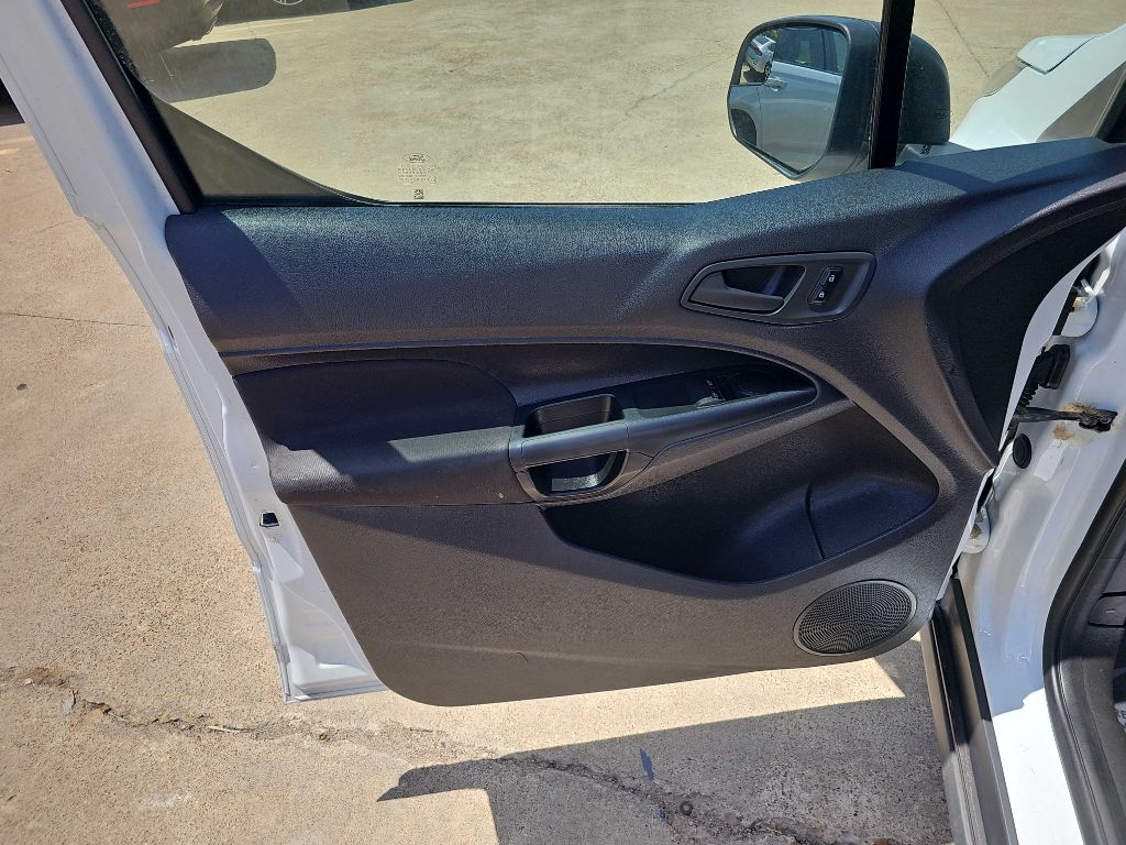 Photo 13 of this FORD TRANSIT CONNECT