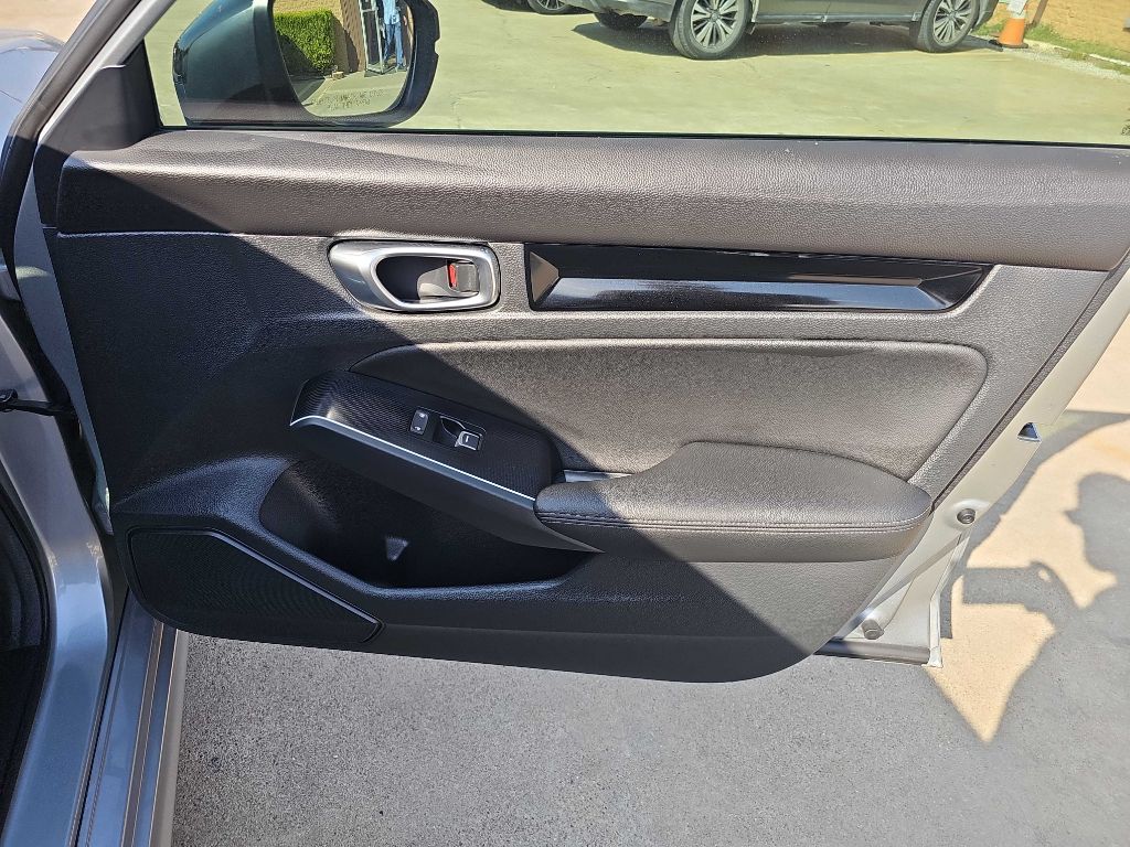 Photo 18 of this HONDA CIVIC