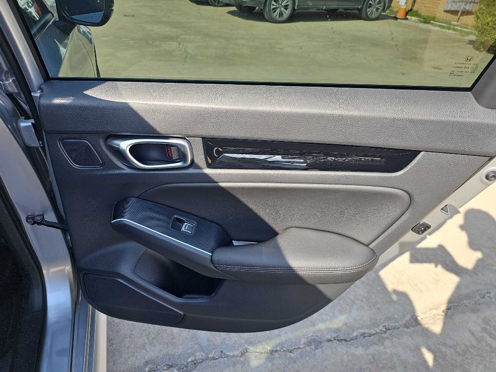 Photo 16 of this HONDA CIVIC