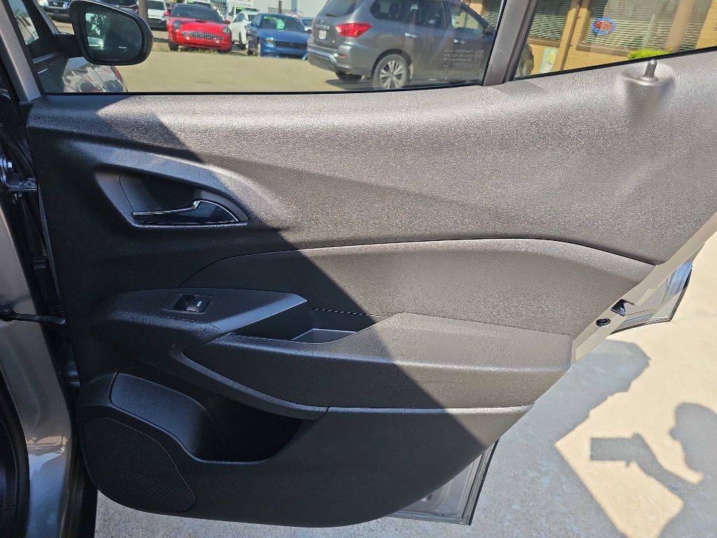 Photo 16 of this CHEVROLET TRAX