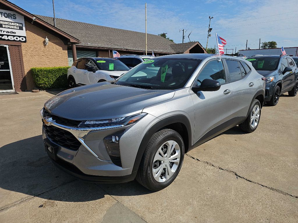 Photo 2 of this CHEVROLET TRAX