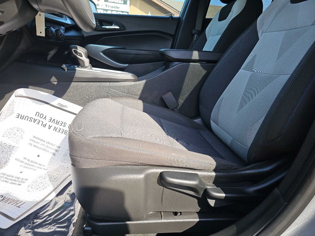 Photo 21 of this CHEVROLET TRAX