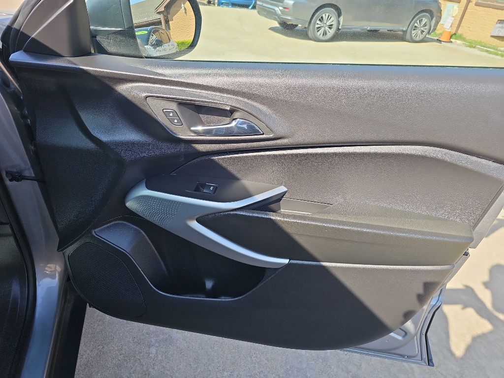 Photo 18 of this CHEVROLET TRAX