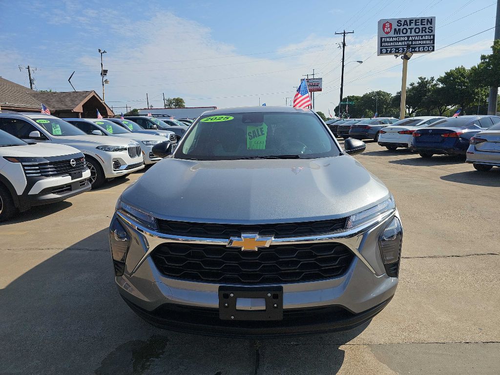 Photo 8 of this CHEVROLET TRAX