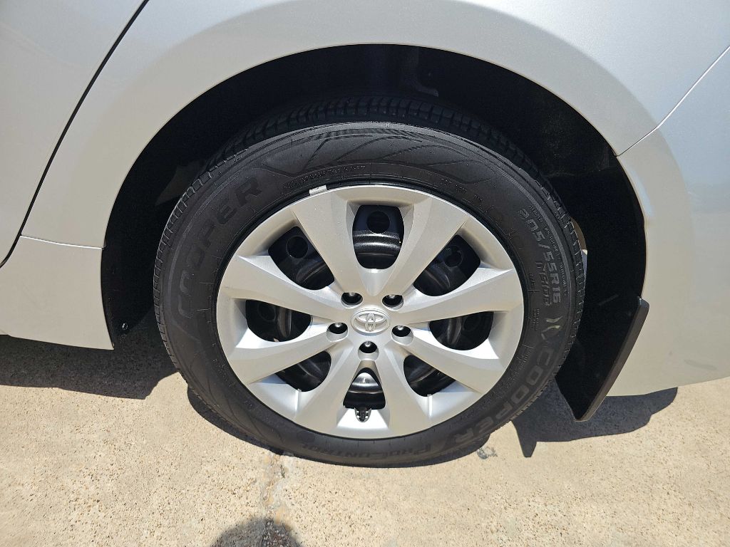 Photo 11 of this TOYOTA COROLLA