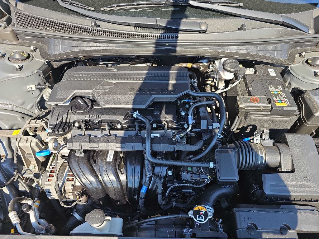 Photo 34 of this HYUNDAI ELANTRA