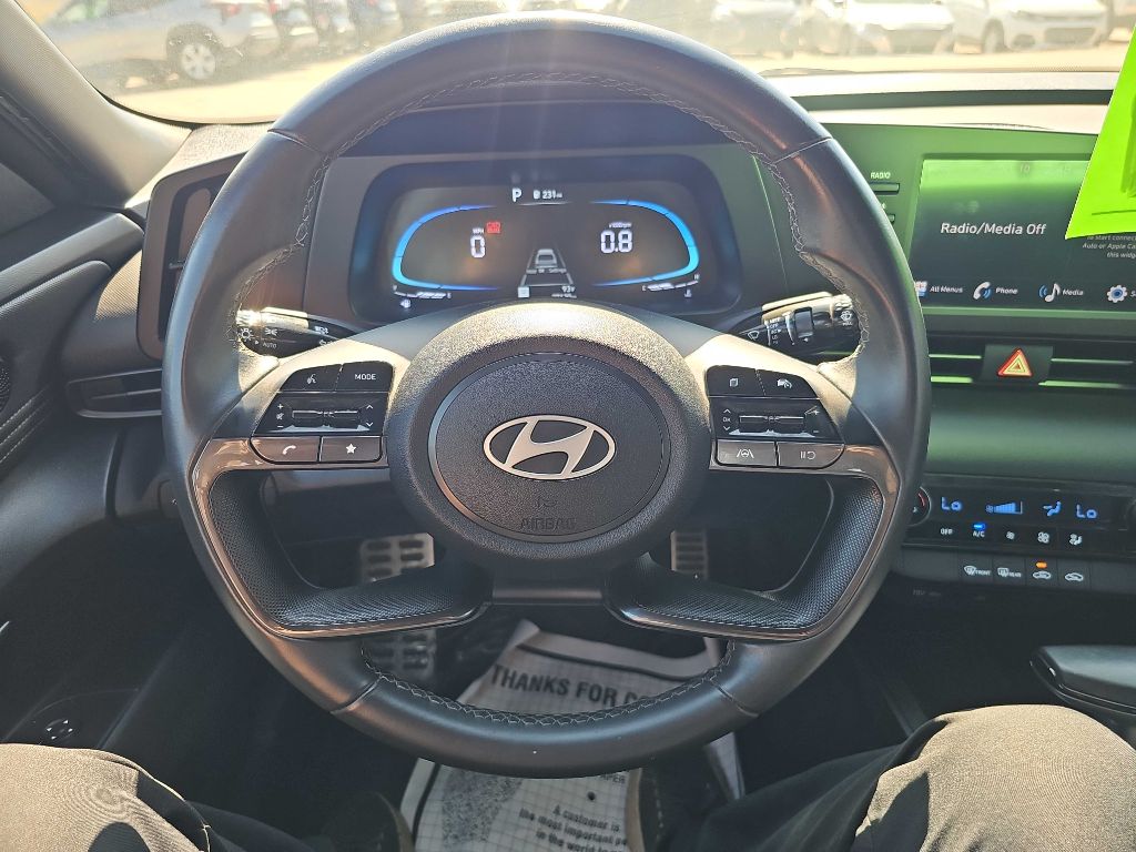 Photo 22 of this HYUNDAI ELANTRA