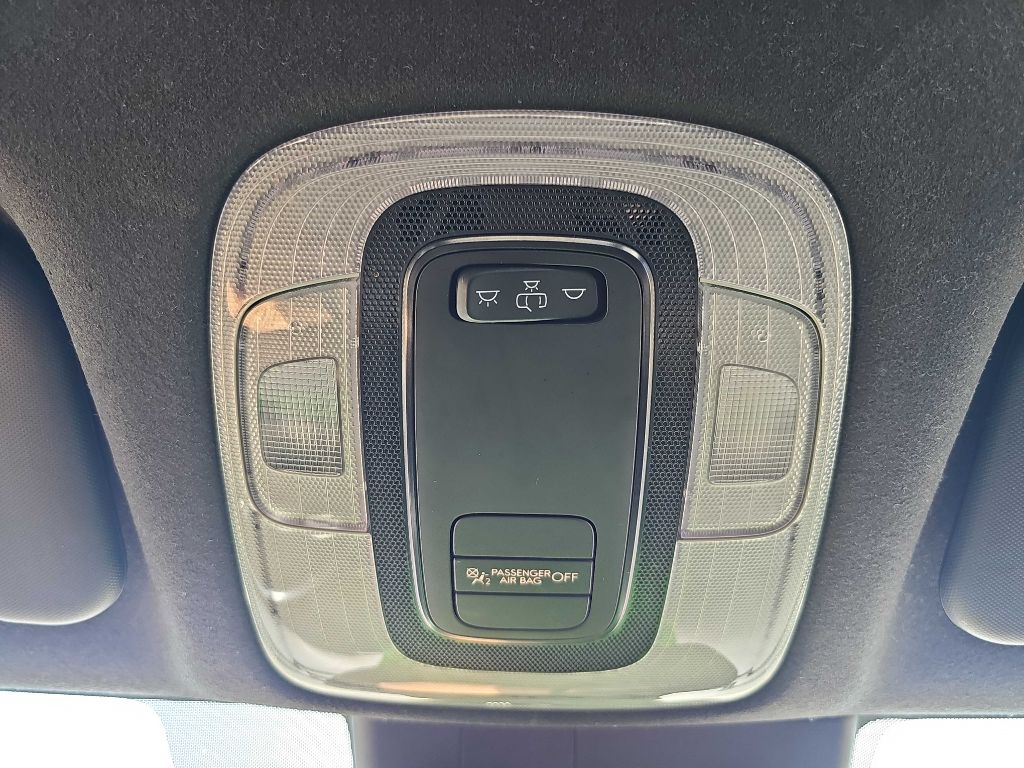 Photo 31 of this HYUNDAI ELANTRA