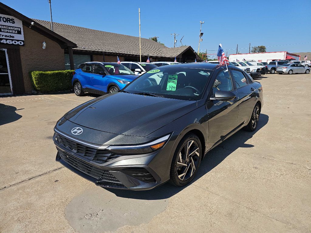 Photo 7 of this HYUNDAI ELANTRA