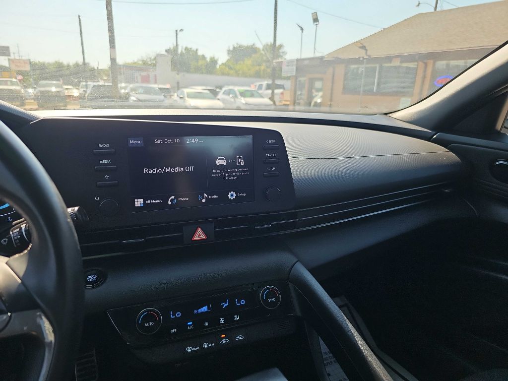 Photo 24 of this HYUNDAI ELANTRA