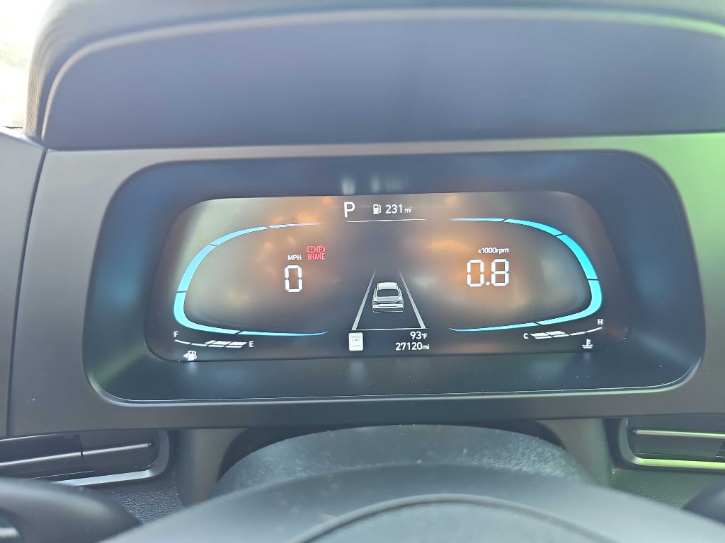 Photo 23 of this HYUNDAI ELANTRA