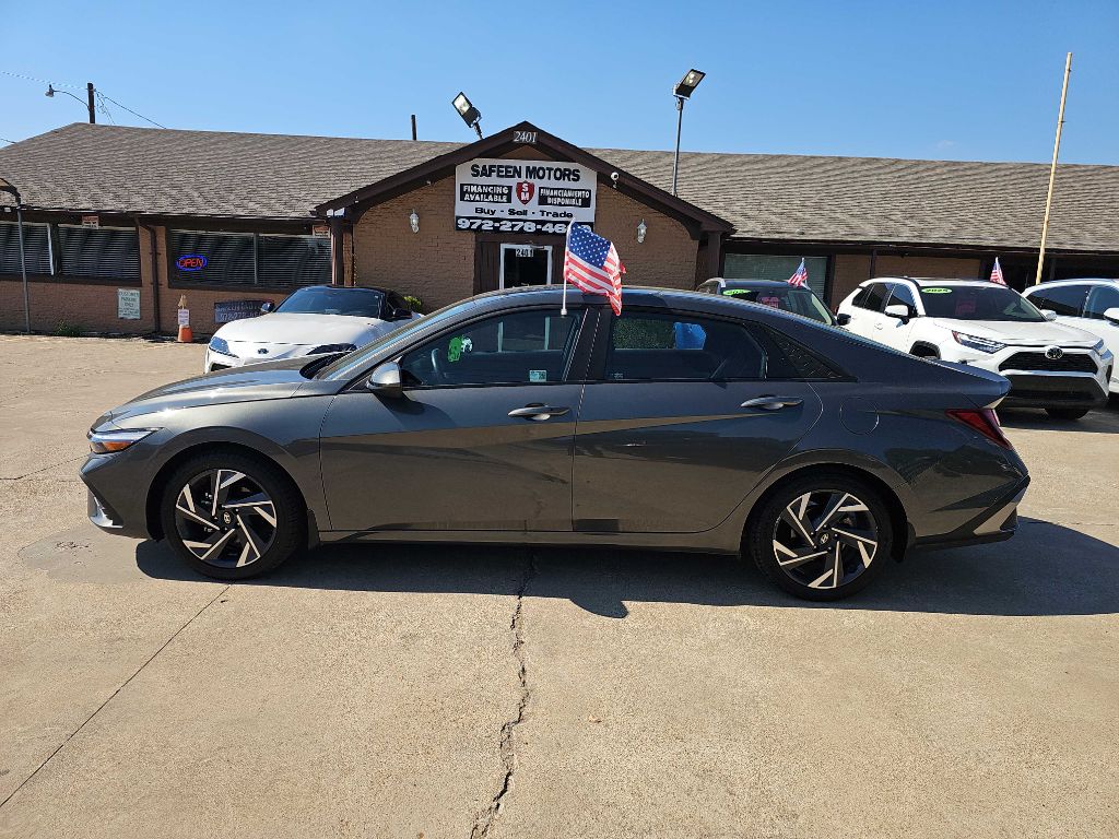 Photo 6 of this HYUNDAI ELANTRA