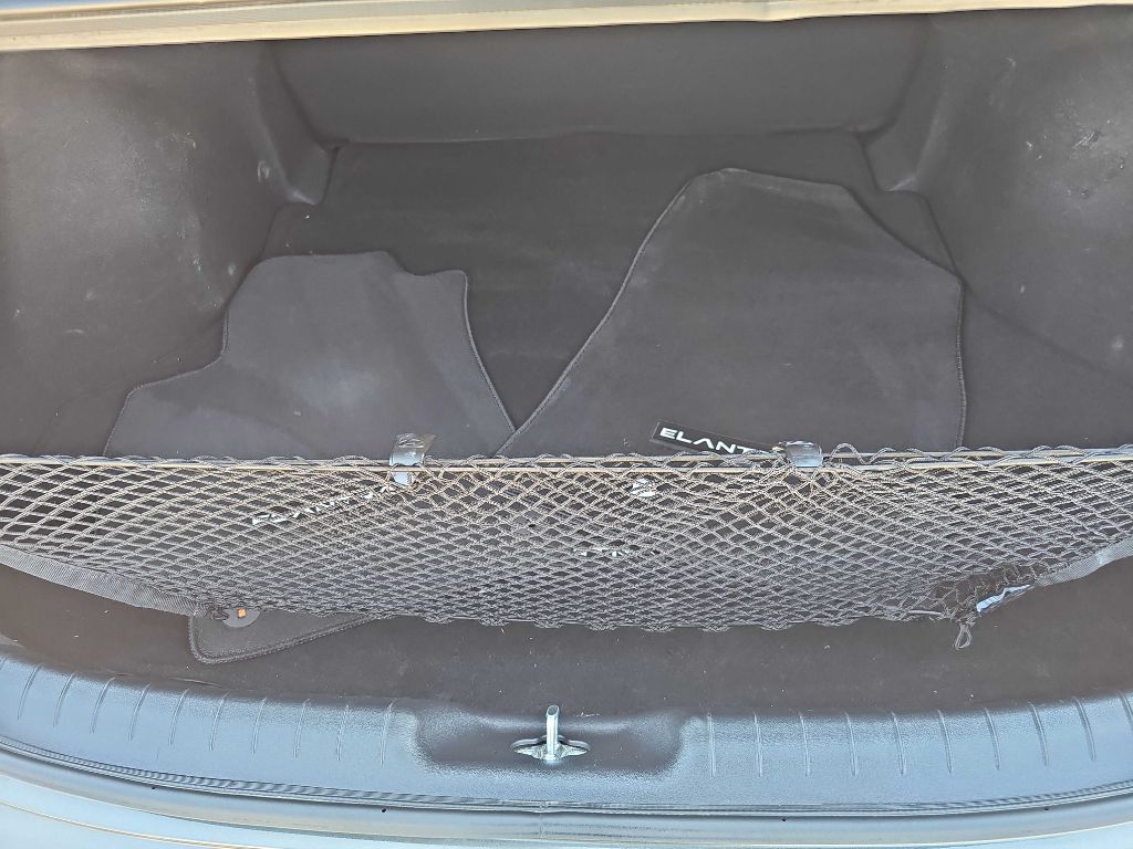 Photo 33 of this HYUNDAI ELANTRA