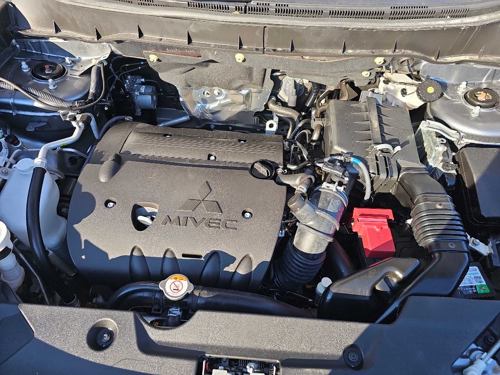 Photo 34 of this MITSUBISHI OUTLANDER SPORT