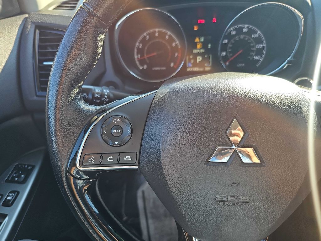 Photo 23 of this MITSUBISHI OUTLANDER SPORT