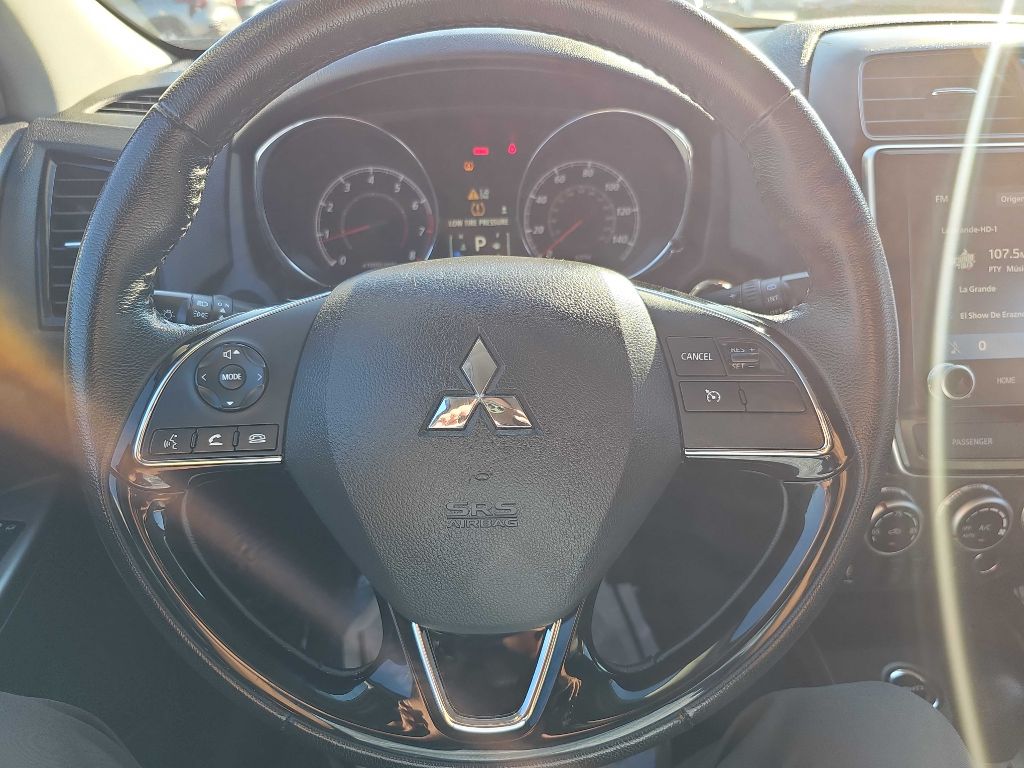 Photo 22 of this MITSUBISHI OUTLANDER SPORT