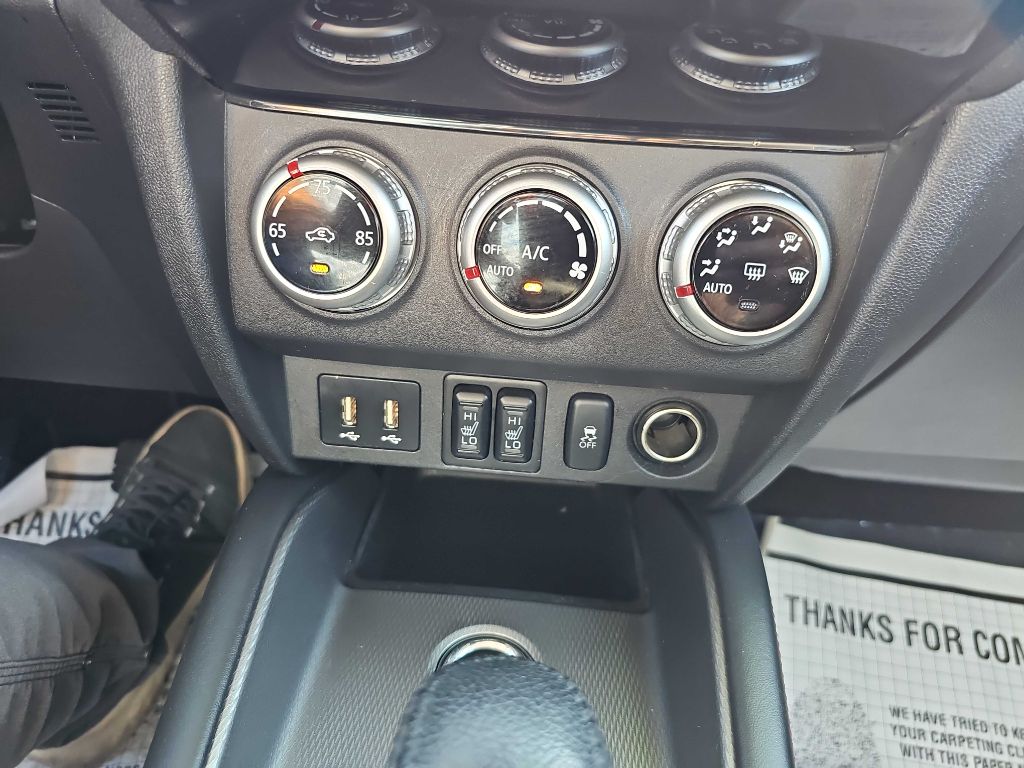 Photo 30 of this MITSUBISHI OUTLANDER SPORT