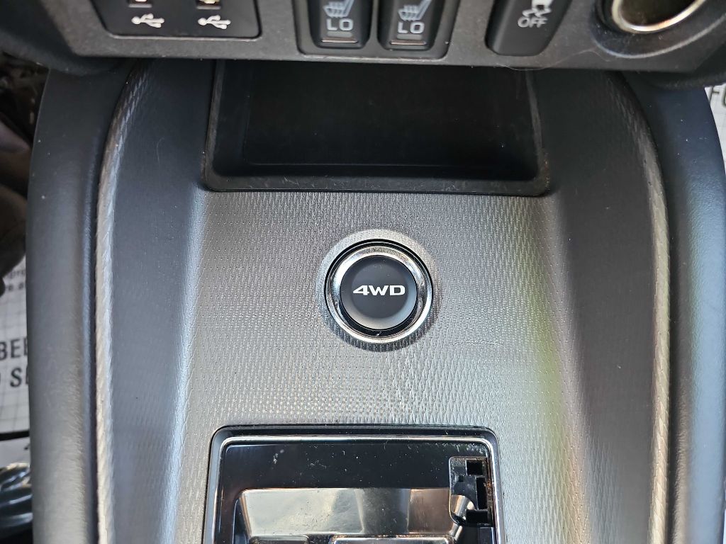 Photo 31 of this MITSUBISHI OUTLANDER SPORT