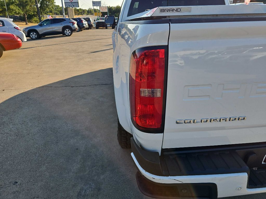 Photo 10 of this CHEVROLET COLORADO