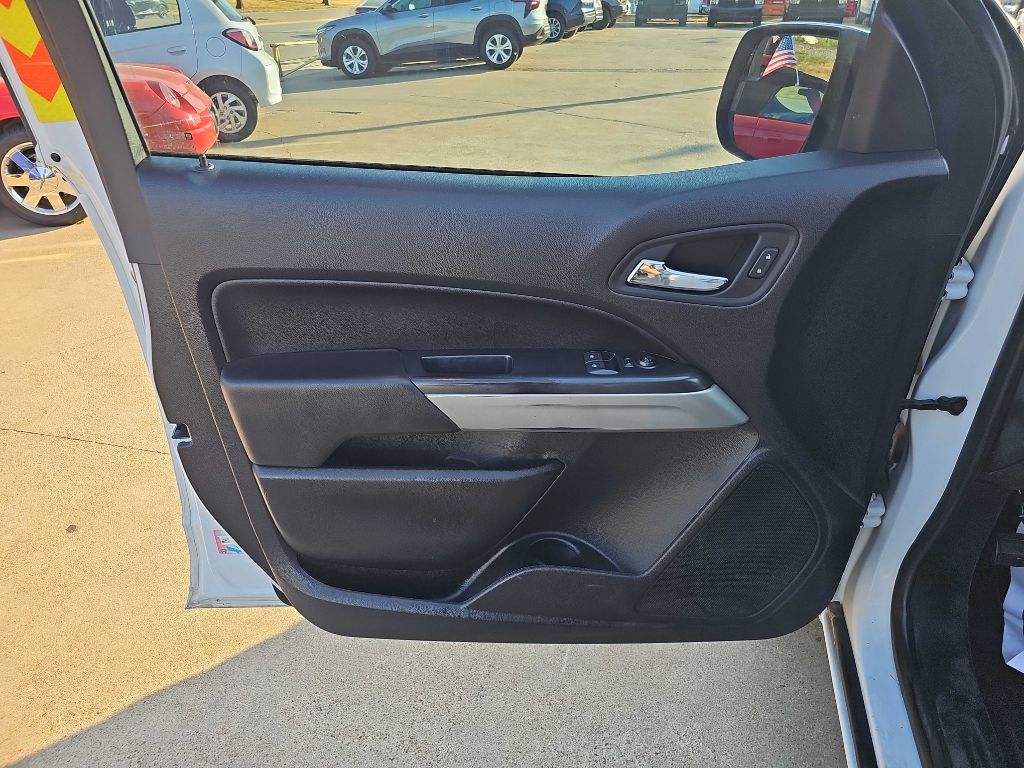 Photo 16 of this CHEVROLET COLORADO