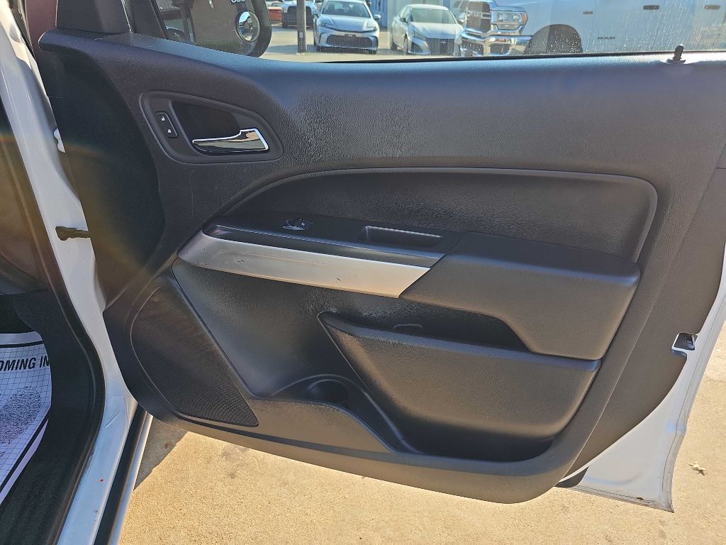 Photo 18 of this CHEVROLET COLORADO