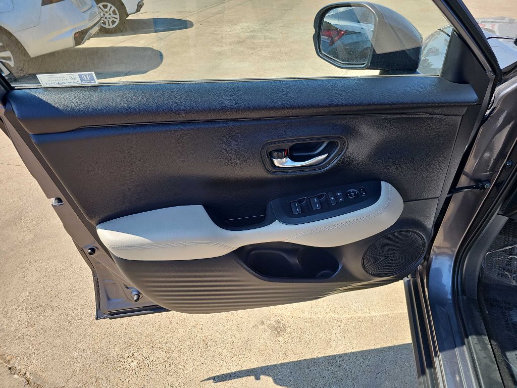 Photo 14 of this HONDA HR-V