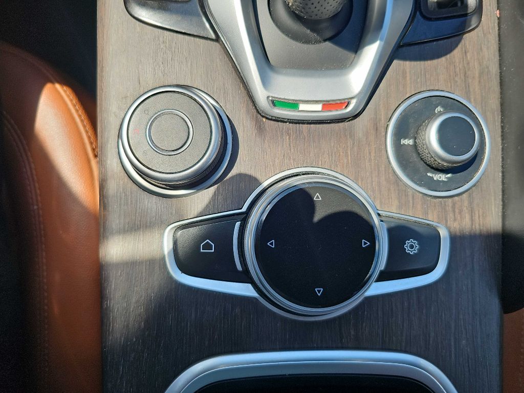 Photo 32 of this ALFA ROMEO GIULIA