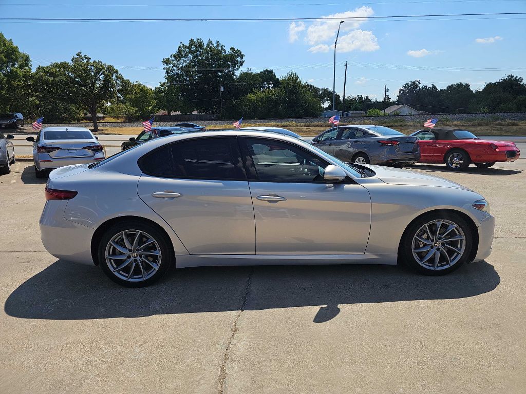Photo 2 of this ALFA ROMEO GIULIA