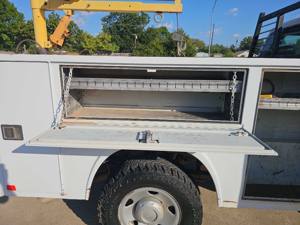 Photo 17 of this FORD F250