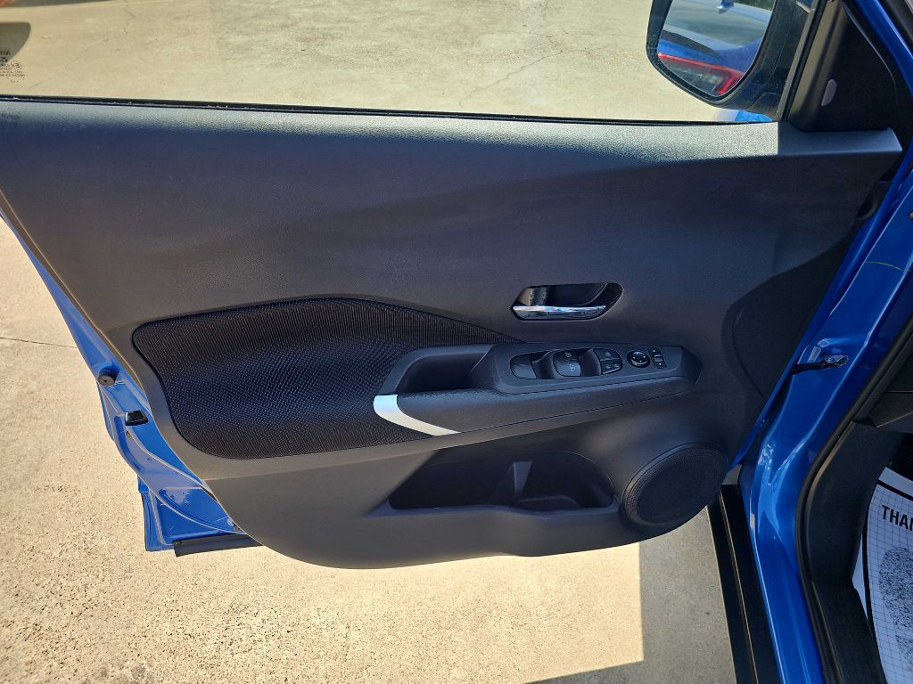 Photo 10 of this NISSAN KICKS