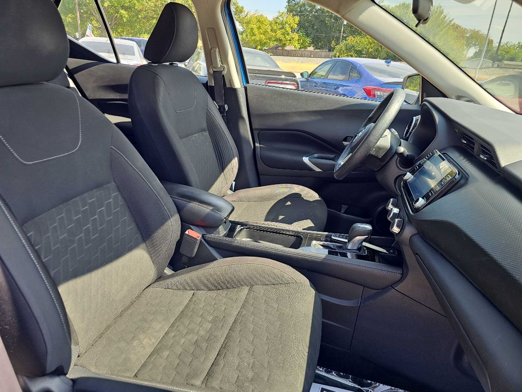 Photo 17 of this NISSAN KICKS