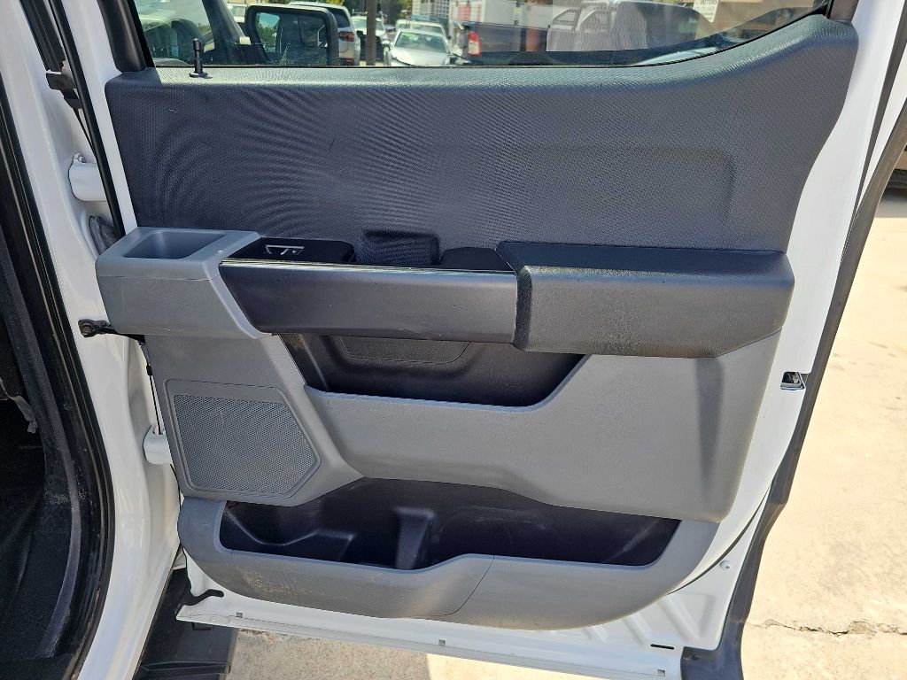 Photo 15 of this FORD F150