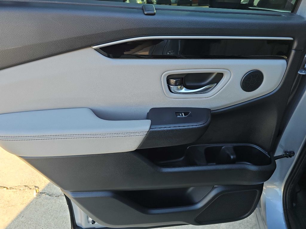 Photo 15 of this HONDA PILOT