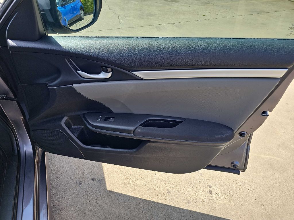 Photo 16 of this HONDA CIVIC